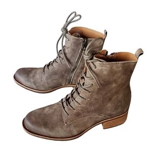 Kork-Ease Calista Bootie Taupe Distressed Womens NEW